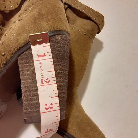 Vince Camuto distressed leather booties /rivets - Picture 10 of 10